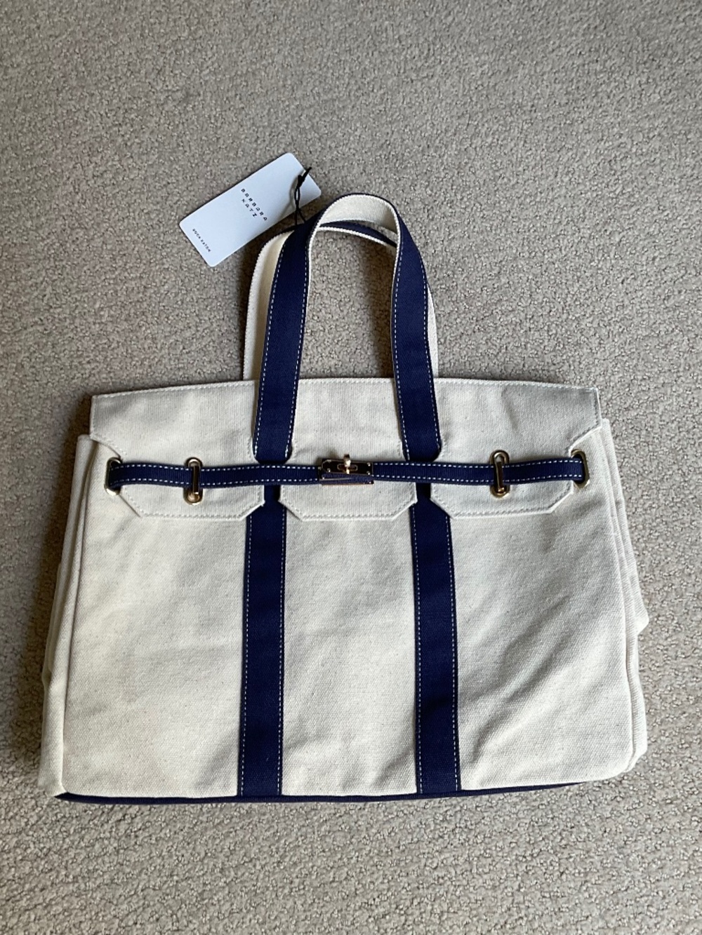Signature Tote nwt